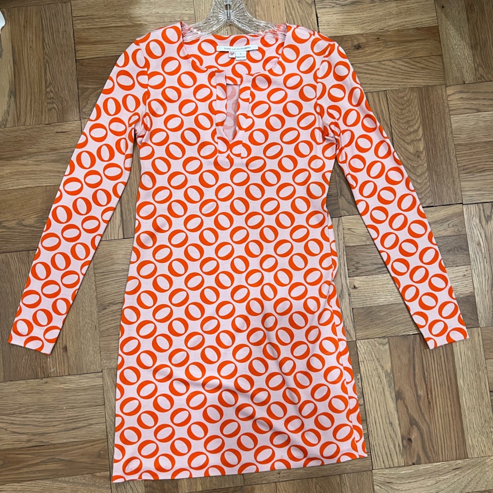 COPY - Diane Von Furstenberg dress in pink and red print. Size 0. Perfect condi…